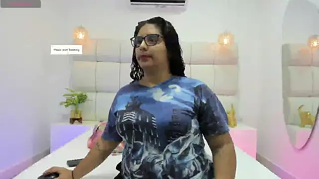 DanielleEvans  online show from 11-03-25, 11:25