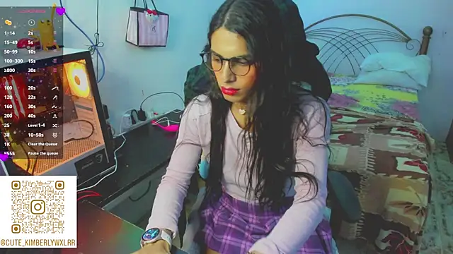 Kim Wexler online show from 04-13-26, 10:58