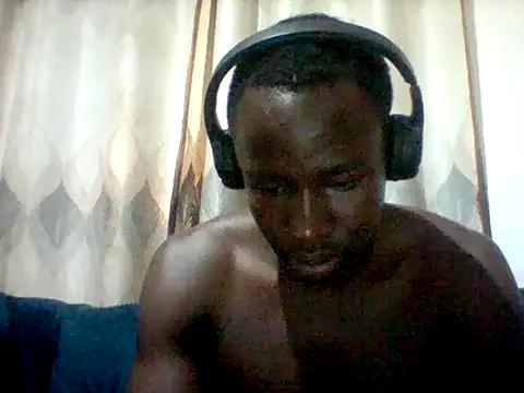 Snapshot of mclntz_bbc chatting on 06-15-26, 01:33 mclntz bbc online show from 06-15-26, 01:33