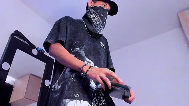 Samuel Suarez online show from 10-26-25, 12:38