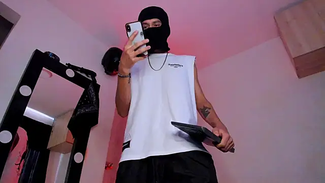 Samuel Suarez online show from 12-19-25, 03:03