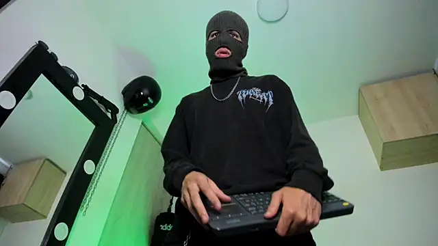 Samuel Suarez online show from 09-29-25, 12:44