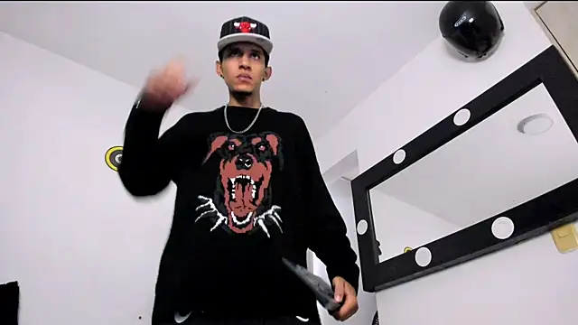 Samuel Suarez online show from 04-03-26, 01:23