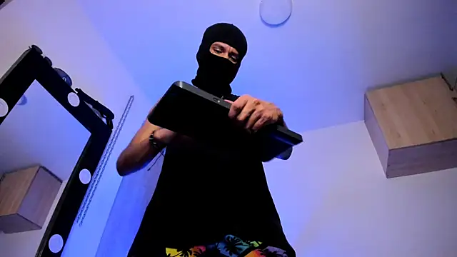 Samuel Suarez online show from 09-26-25, 06:20