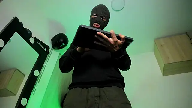 Samuel Suarez online show from 10-01-25, 02:17