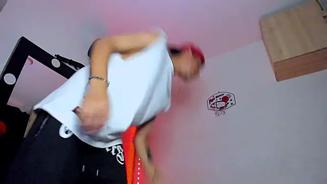 Samuel Suarez online show from 01-08-26, 01:33