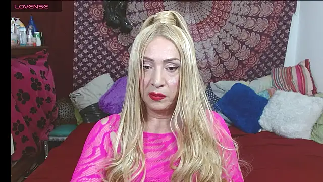 Snapshot of elena_evans chatting on 02-13-26, 06:30 elena evans online show from 02-13-26, 06:30