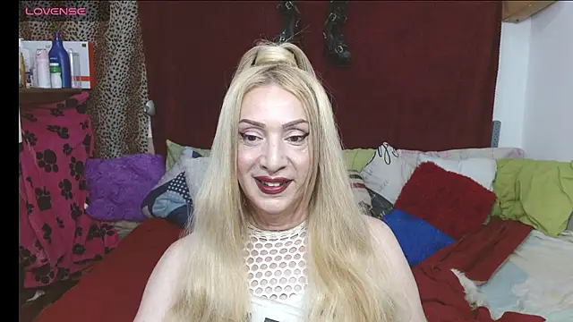 Snapshot of elena_evans chatting on 07-12-26, 05:14 elena evans online show from 07-12-26, 05:14