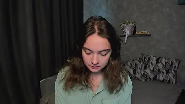 KristinaLoison online show from 06-10-26, 08:15