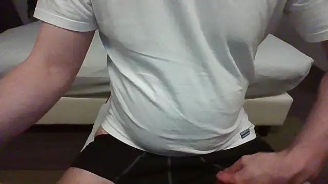 Snapshot of alessex24 chatting on 03-06-25, 11:31 alessex24 online show from 03-06-25, 11:31