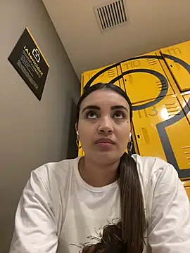 aisha es online show from 03-12-25, 01:58