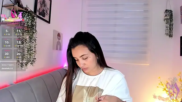 aisha es online show from 03-09-26, 10:57