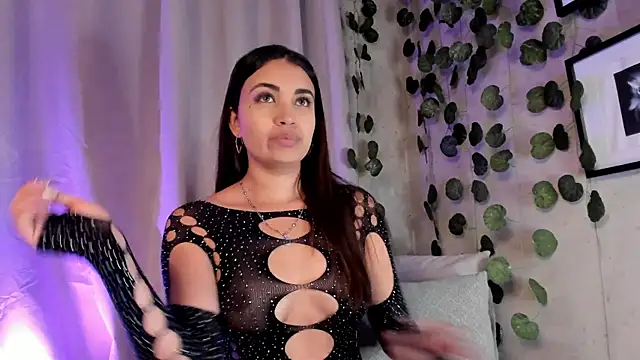 aisha es online show from 03-03-25, 03:22