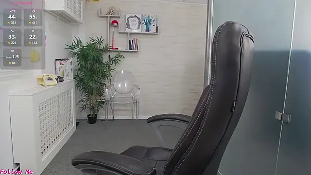 Snapshot of EllaMilf_ chatting on 07-19-26, 11:18 EllaMilf online show from 07-19-26, 11:18