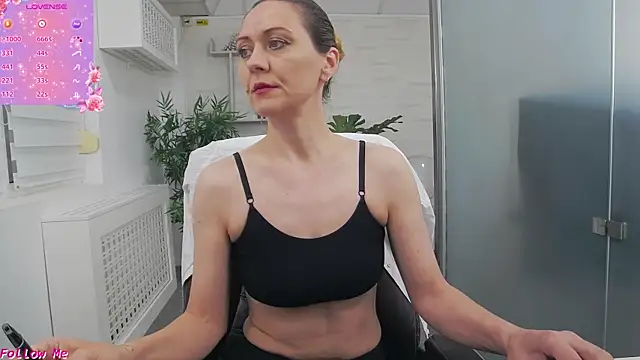 EllaMilf  online show from 05-24-26, 02:39