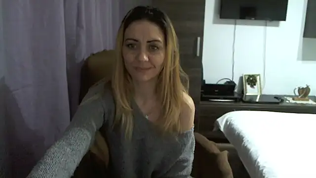 EllaMilf  online show from 01-18-26, 02:37