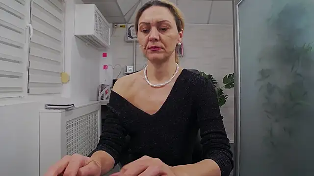 EllaMilf  online show from 11-12-25, 01:26