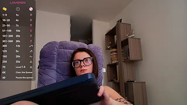 Arya starrk online show from 10-18-25, 02:19