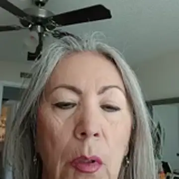 EvaRobinson online show from 06-08-26, 12:06