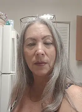 Snapshot of EvaRobinson chatting on 09-25-25, 01:17 EvaRobinson online show from 09-25-25, 01:17
