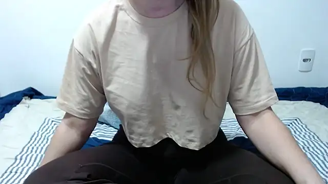 Laiara22 online show from 05-28-26, 02:08