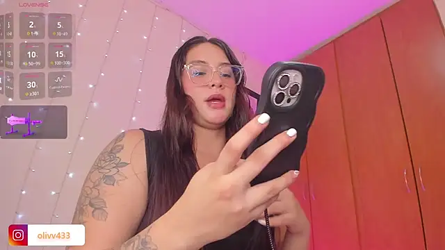 olivia  s online show from 04-28-26, 03:11