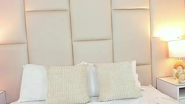 AntoniaRoss  online show from 03-06-26, 01:06