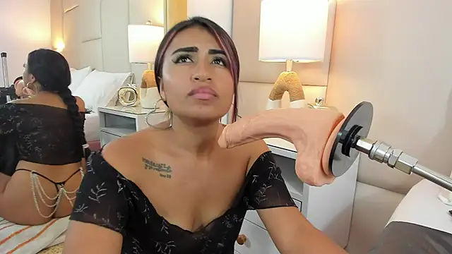 AntoniaRoss  online show from 02-25-25, 08:32