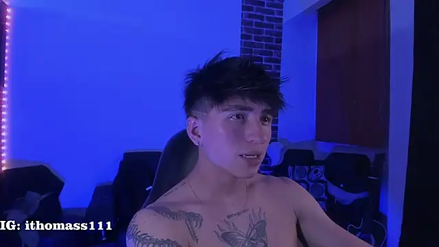 Snapshot of Thomass_clark chatting on 05-12-26, 12:51 Thomass clark online show from 05-12-26, 12:51
