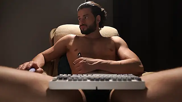 Keen   Luckystrike online show from 03-04-26, 04:15