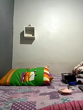 laisviana21 online show from 10-04-25, 04:08