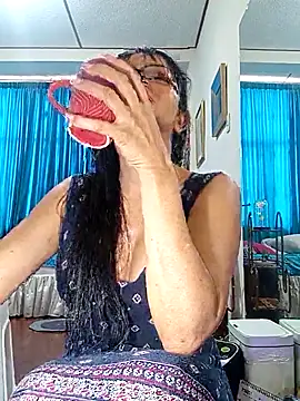 kelly dirty  online show from 05-01-26, 04:56