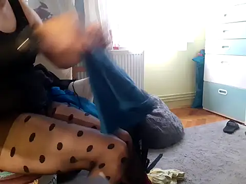 feathersify online show from 10-09-25, 05:52