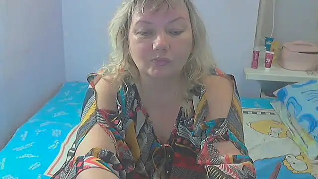 Snapshot of Lusi-777 chatting on 09-11-25, 03:23 Lusi-777 online show from 09-11-25, 03:23