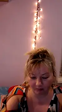 Snapshot of Lusi-777 chatting on 02-20-25, 06:35 Lusi-777 online show from 02-20-25, 06:35