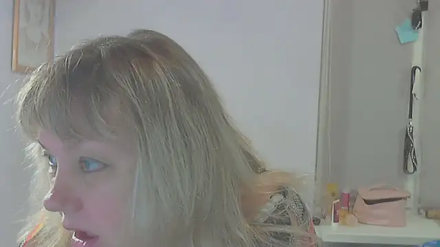 Snapshot of Lusi-777 chatting on 10-07-25, 03:57 Lusi-777 online show from 10-07-25, 03:57
