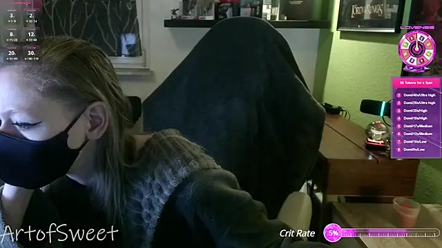 Snapshot of ArtofSweet chatting on 12-15-24, 06:59 ArtofSweet online show from 12-15-24, 06:59