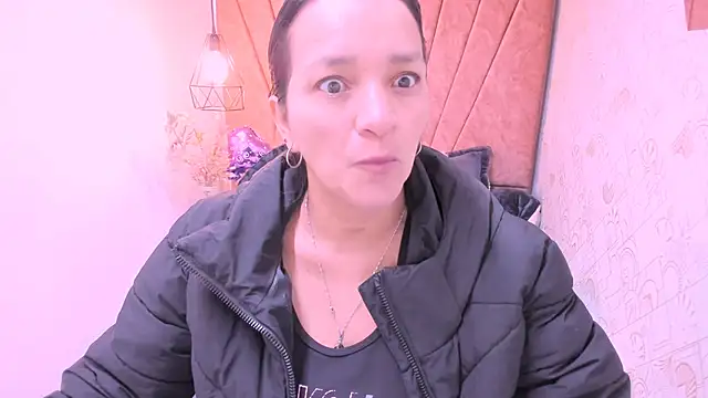 MarilynMiilf  online show from 11-06-25, 07:29