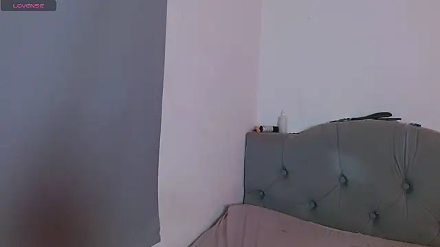 Red-moon1 online show from 10-22-25, 04:34