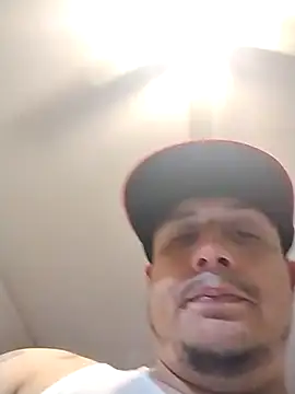 Snapshot of thickcocklatino chatting on 03-07-25, 06:11 thickcocklatino online show from 03-07-25, 06:11