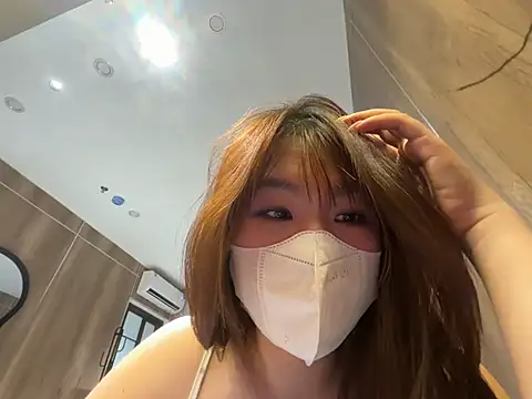 Onee-Chew online show from 07-18-26, 12:03