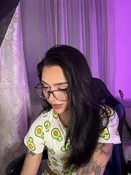 Snapshot of Samantha_Bernardo chatting on 04-20-26, 04:26 Samantha Bernardo online show from 04-20-26, 04:26