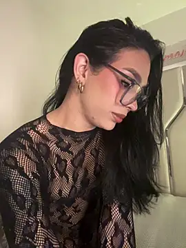 Snapshot of Samantha_Bernardo chatting on 04-21-26, 03:46 Samantha Bernardo online show from 04-21-26, 03:46