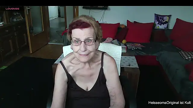 HeisseomaOriginal online show from 06-17-26, 12:04