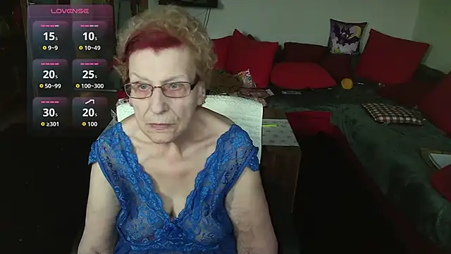 HeisseomaOriginal online show from 12-21-25, 08:16