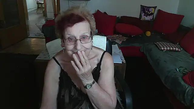 HeisseomaOriginal online show from 10-30-25, 11:08