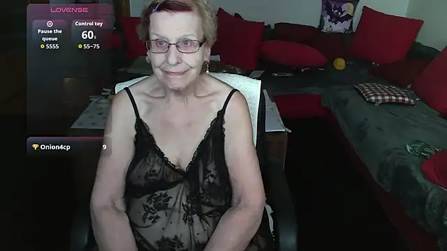 HeisseomaOriginal online show from 11-05-25, 08:17