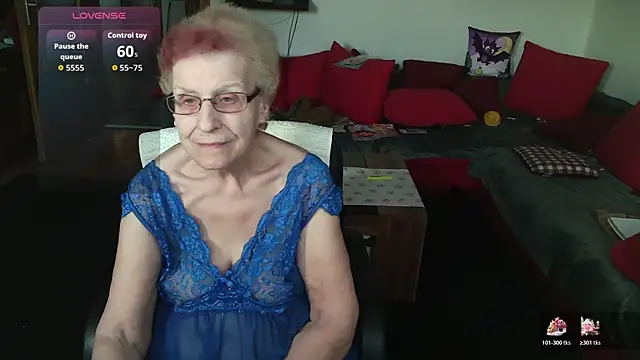 HeisseomaOriginal online show from 12-16-25, 08:18