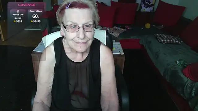 HeisseomaOriginal online show from 10-17-25, 07:11