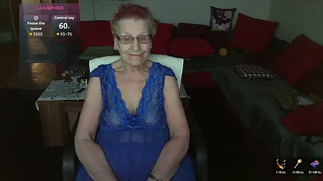 HeisseomaOriginal online show from 11-26-25, 08:14